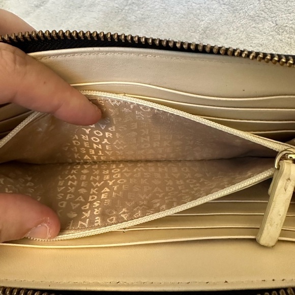 $229 Kate Spade Layton Bow Wallet Wristlet. - Picture 11 of 16